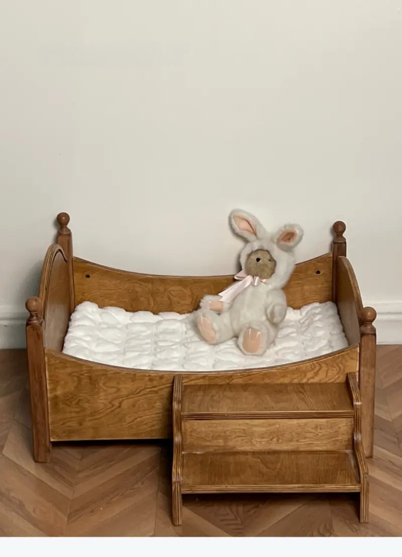 Retro Wooden Pet Bed Overview 17
